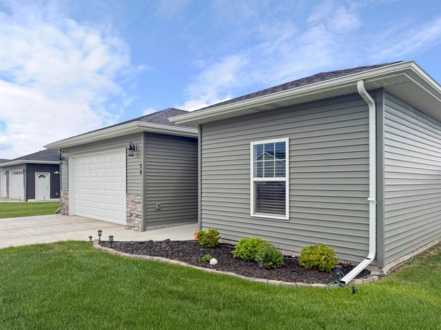 58 Mulberry Lp NE, Minot, ND 58703