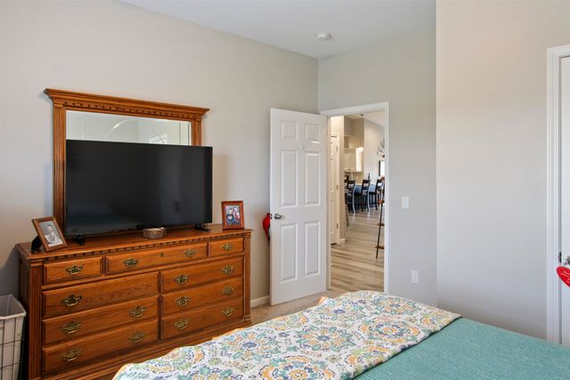 58 Mulberry Lp NE, Minot, ND 58703