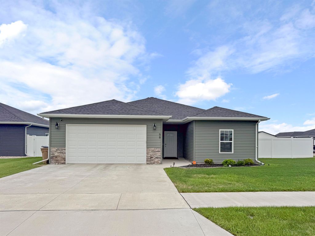 58 Mulberry Lp NE, Minot, ND 58703