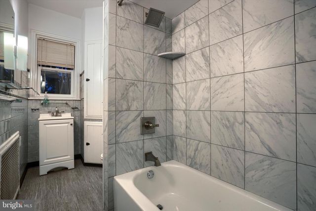 414 SOUTH AVE, Media, PA 19063