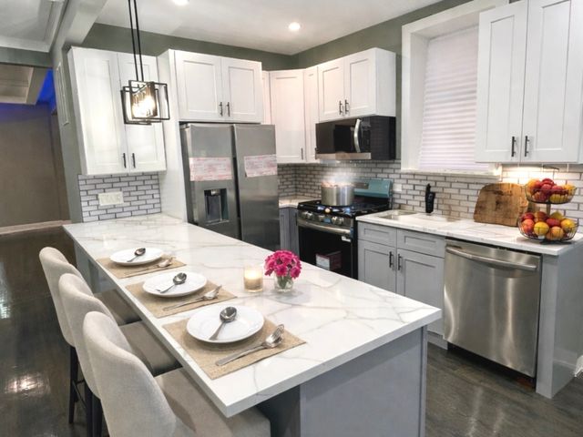 7042 S Eberhart Avenue, Chicago, IL 60637