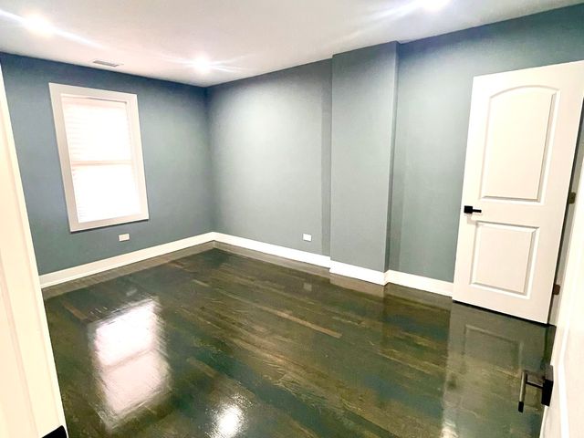 7042 S Eberhart Avenue, Chicago, IL 60637