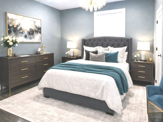 7042 S Eberhart Avenue, Chicago, IL 60637