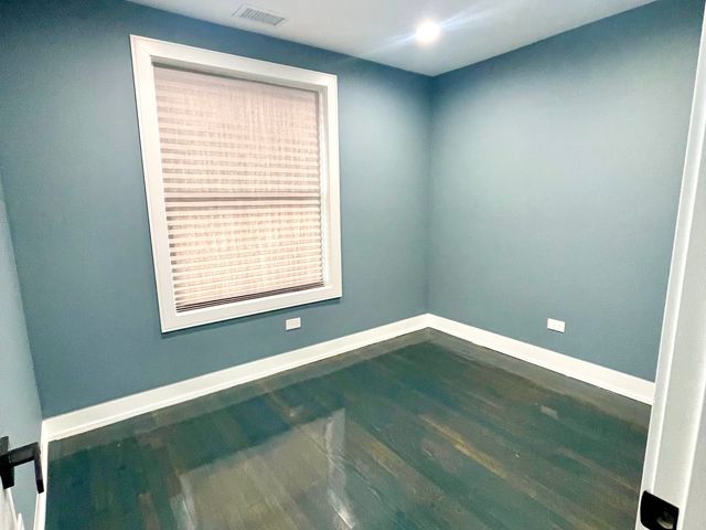 7042 S Eberhart Avenue, Chicago, IL 60637