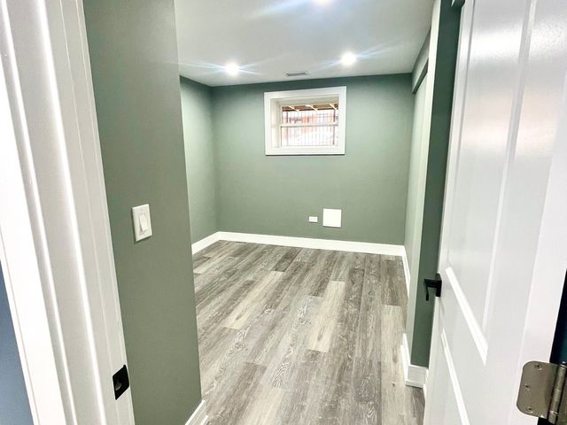 7042 S Eberhart Avenue, Chicago, IL 60637