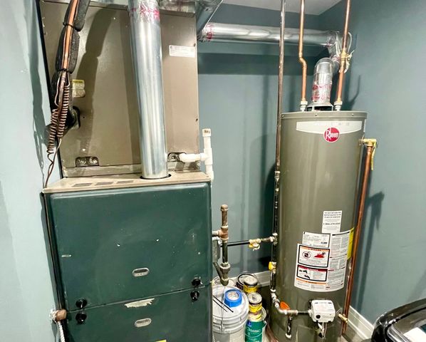 7042 S Eberhart Avenue, Chicago, IL 60637