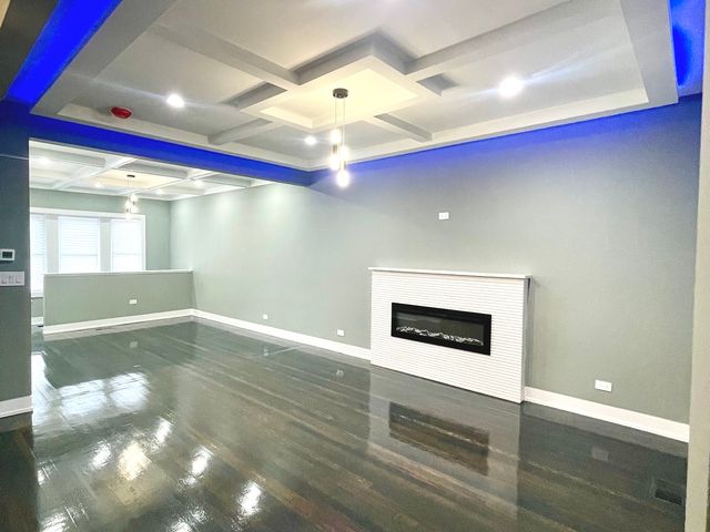 7042 S Eberhart Avenue, Chicago, IL 60637