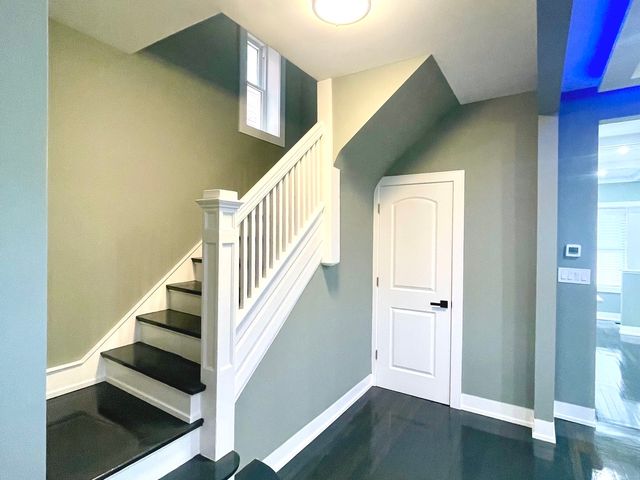 7042 S Eberhart Avenue, Chicago, IL 60637