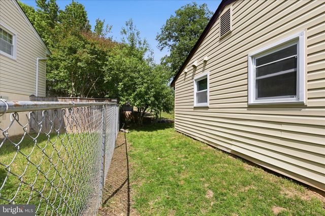 10501 BEECHWOOD DR, Waldorf, MD 20601