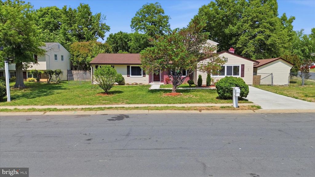 10501 BEECHWOOD DR, Waldorf, MD 20601