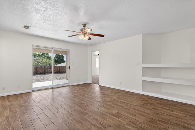 3012 Winston Meadows Drive NE, Rio Rancho, NM 87144