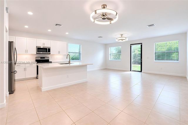 3448 W 110th Terrace, Hialeah, FL 33018
