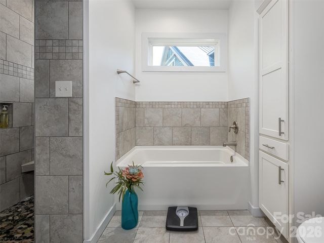 51 Verde Drive, Asheville, NC 28806
