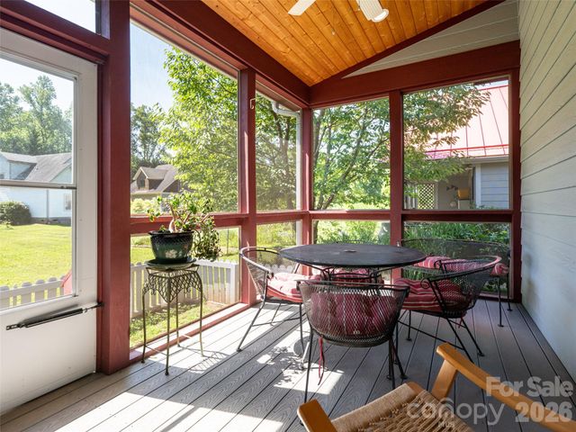 51 Verde Drive, Asheville, NC 28806