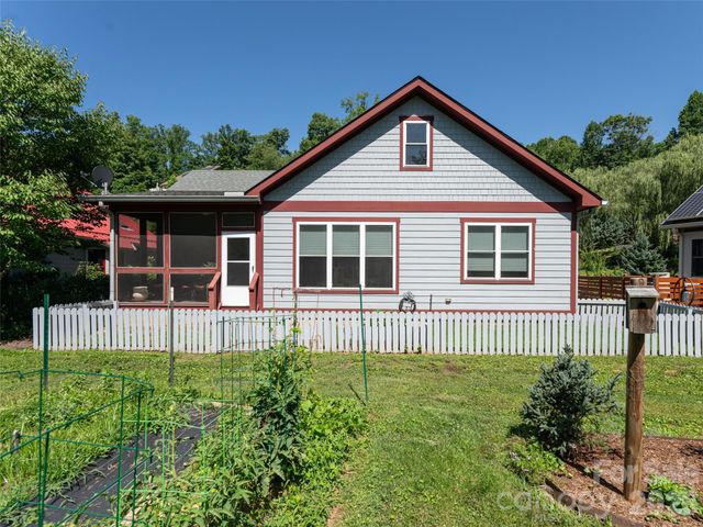 51 Verde Drive, Asheville, NC 28806