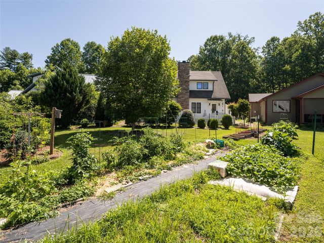 51 Verde Drive, Asheville, NC 28806