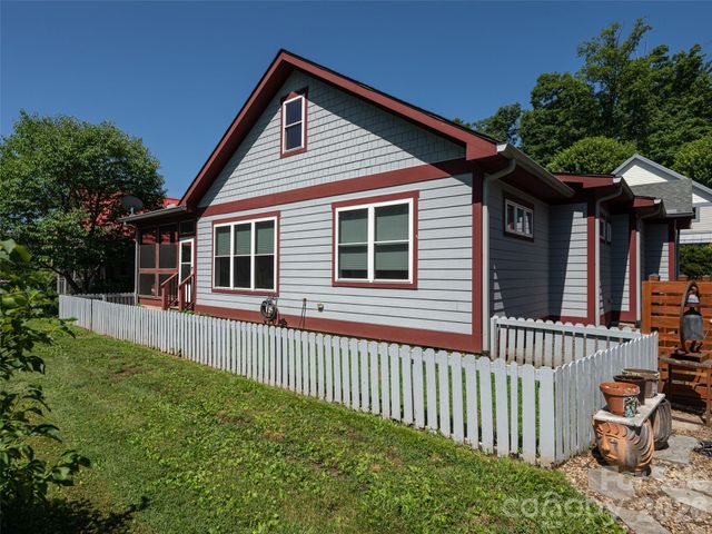 51 Verde Drive, Asheville, NC 28806