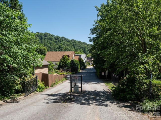 51 Verde Drive, Asheville, NC 28806