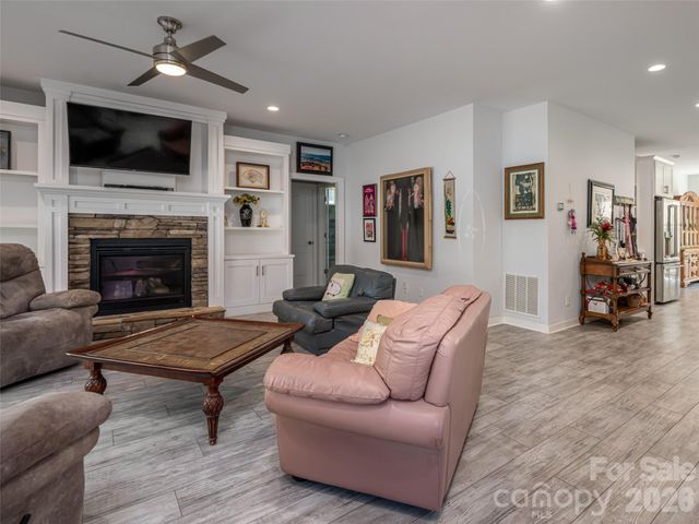 51 Verde Drive, Asheville, NC 28806