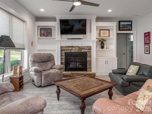 51 Verde Drive, Asheville, NC 28806