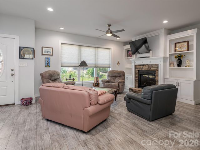 51 Verde Drive, Asheville, NC 28806