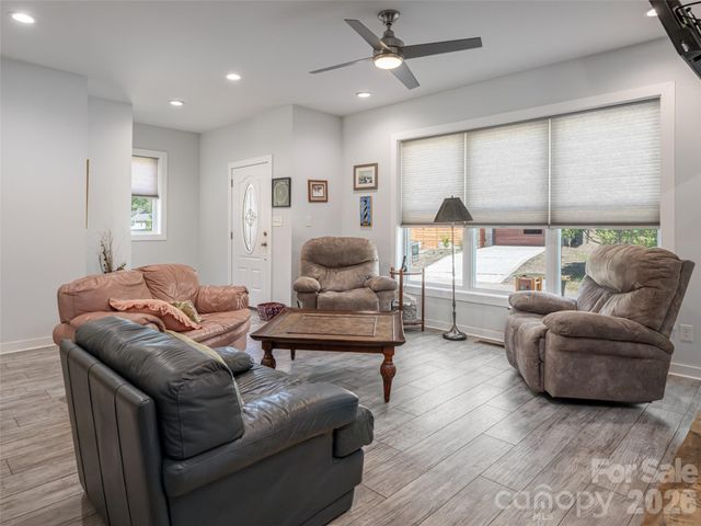 51 Verde Drive, Asheville, NC 28806