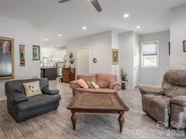 51 Verde Drive, Asheville, NC 28806