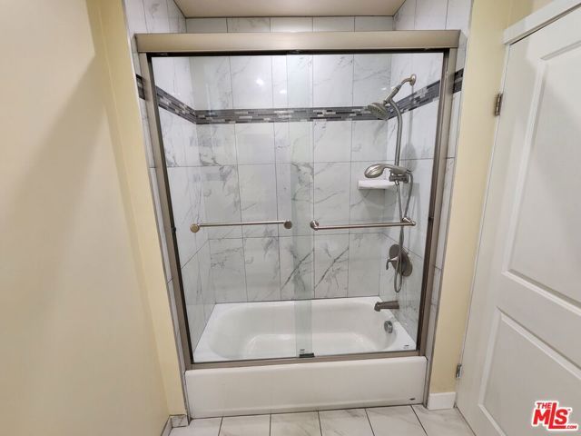 2726 S Cochran Avenue 101, Los Angeles, CA 90016