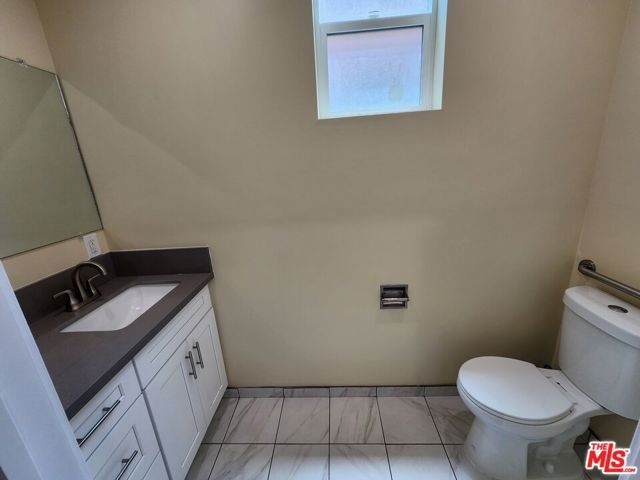 2726 S Cochran Avenue 101, Los Angeles, CA 90016