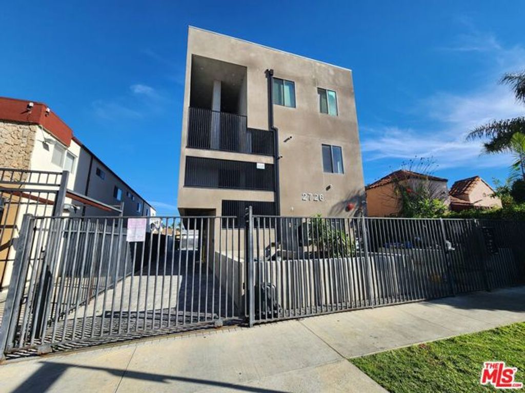 2726 S Cochran Avenue 101, Los Angeles, CA 90016
