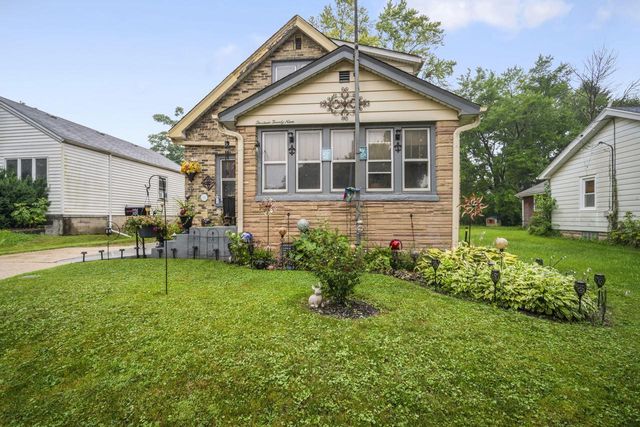 1329 S 89th STREET, West Allis, WI 53214