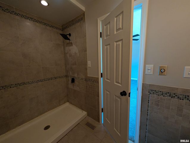 6403 N TALISMAN Terrace, Peoria, IL 61615