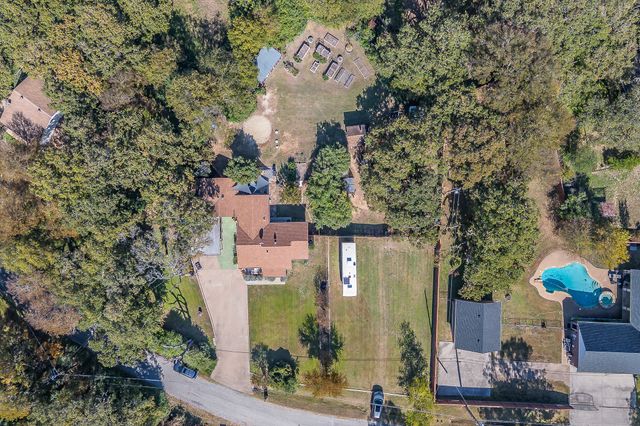 4112 Brooks Baker Avenue, Lakeside, TX 76135