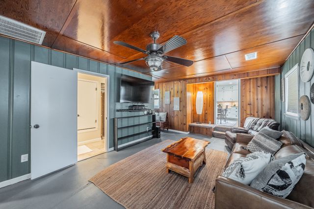 4112 Brooks Baker Avenue, Lakeside, TX 76135