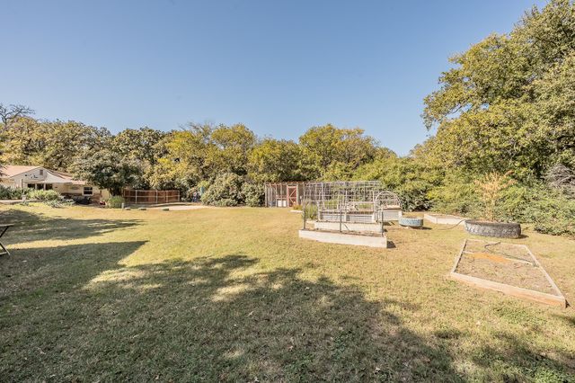 4112 Brooks Baker Avenue, Lakeside, TX 76135