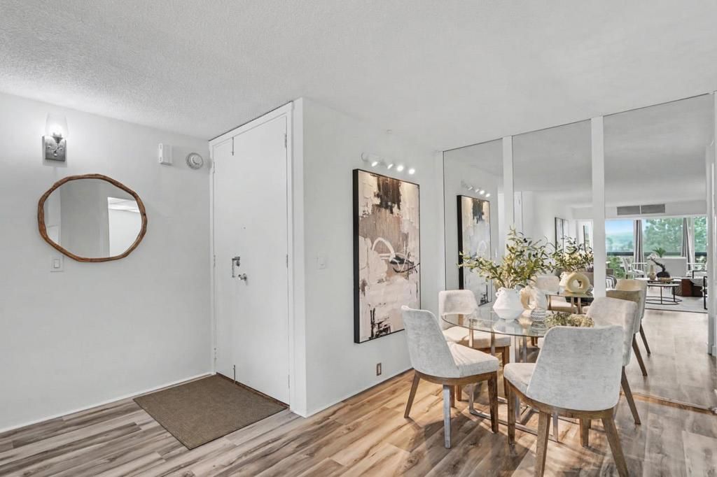 Image 13 of property listing at 101 Alma Street 904, Palo Alto, CA 94301