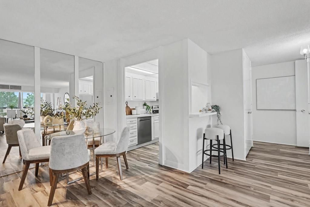 Image 14 of property listing at 101 Alma Street 904, Palo Alto, CA 94301