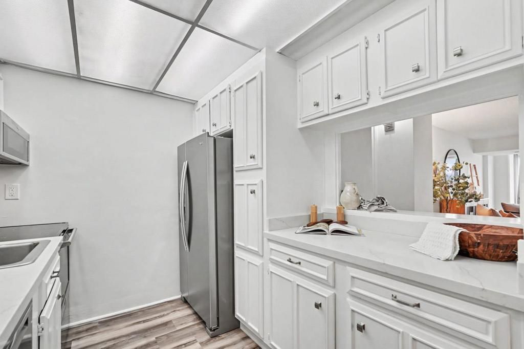 Image 20 of property listing at 101 Alma Street 904, Palo Alto, CA 94301