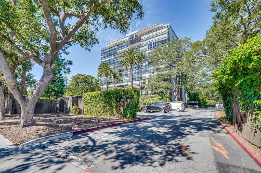 Image 34 of property listing at 101 Alma Street 904, Palo Alto, CA 94301