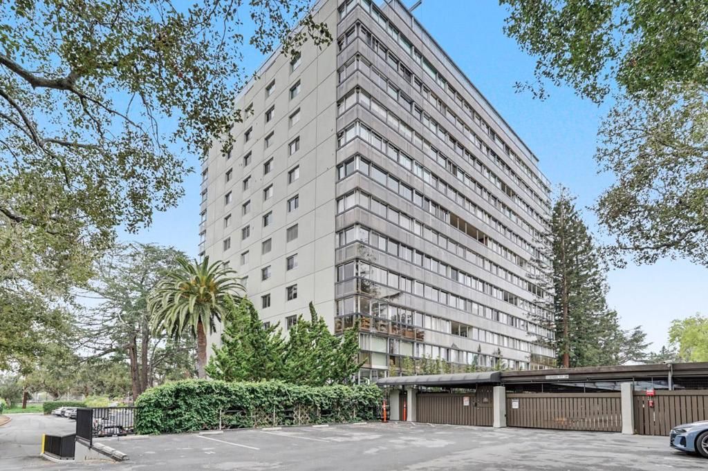 Image 39 of property listing at 101 Alma Street 904, Palo Alto, CA 94301