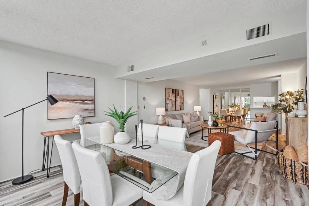 Image 7 of property listing at 101 Alma Street 904, Palo Alto, CA 94301