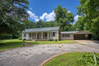 407 E Kolstad Street, Palestine, TX 75801