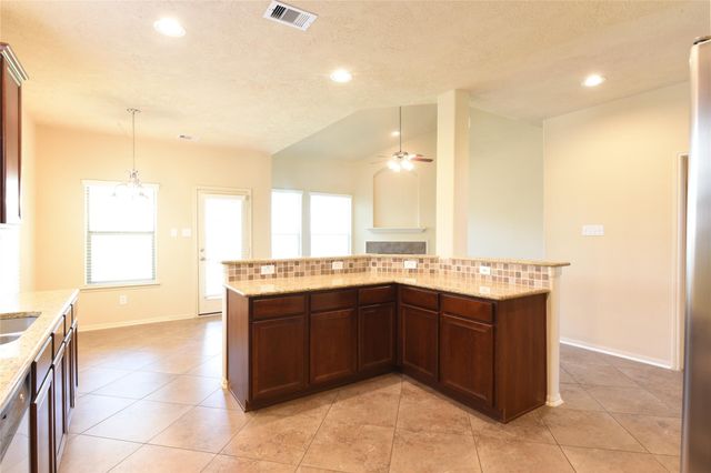118 E Lasting Spring Circle, Spring, TX 77389