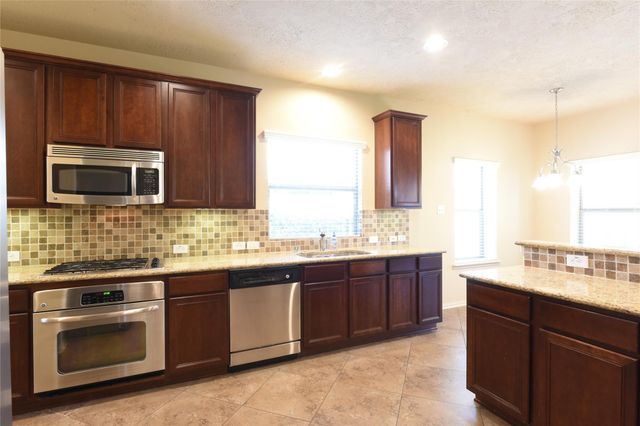 118 E Lasting Spring Circle, Spring, TX 77389