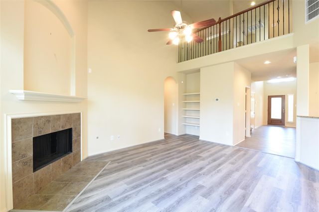 118 E Lasting Spring Circle, Spring, TX 77389