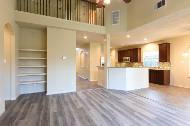 118 E Lasting Spring Circle, Spring, TX 77389