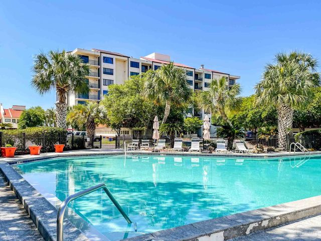 106 Port Royal Way, Pensacola, FL 32502