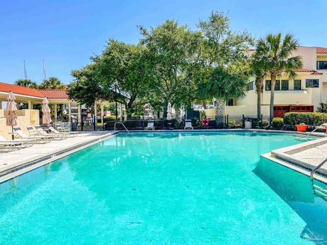 106 Port Royal Way, Pensacola, FL 32502