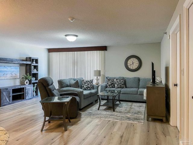 106 Port Royal Way, Pensacola, FL 32502