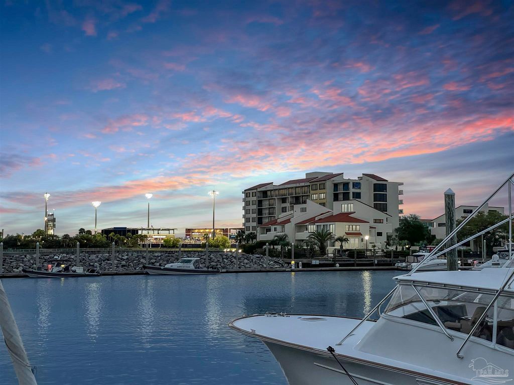 106 Port Royal Way, Pensacola, FL 32502